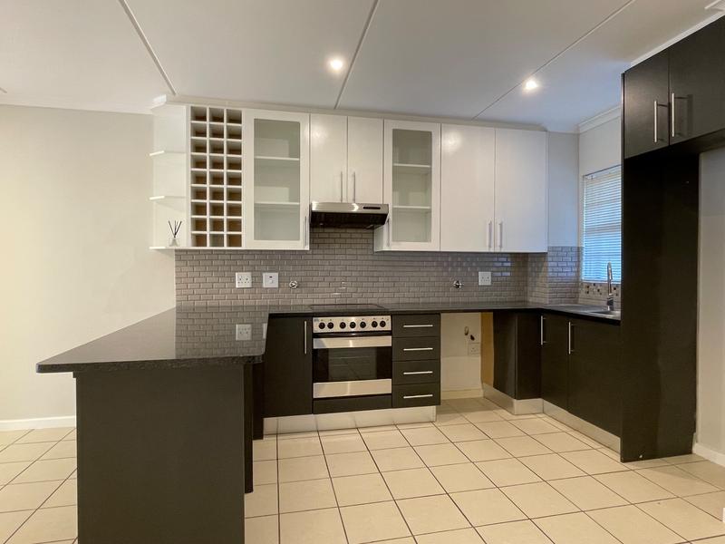 To Let 2 Bedroom Property for Rent in Hout Bay Western Cape